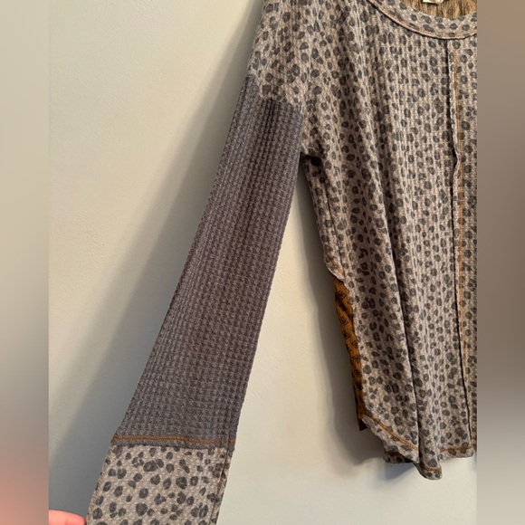 Mystree Patterned Top - size L - Picture 3 of 7